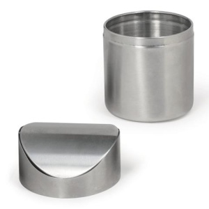 Урна для мусора LAIMA настольная, с качающейся крышкой, 1,2 л, 12 х 16,5 см, нержавеющая сталь, матовая, 601618 цена 994 ₽ Урна для мусора LAIMA настольная, с качающейся крышкой, 1,2 л, 12 х 16,5 см, нержавеющая сталь, матовая, 601618